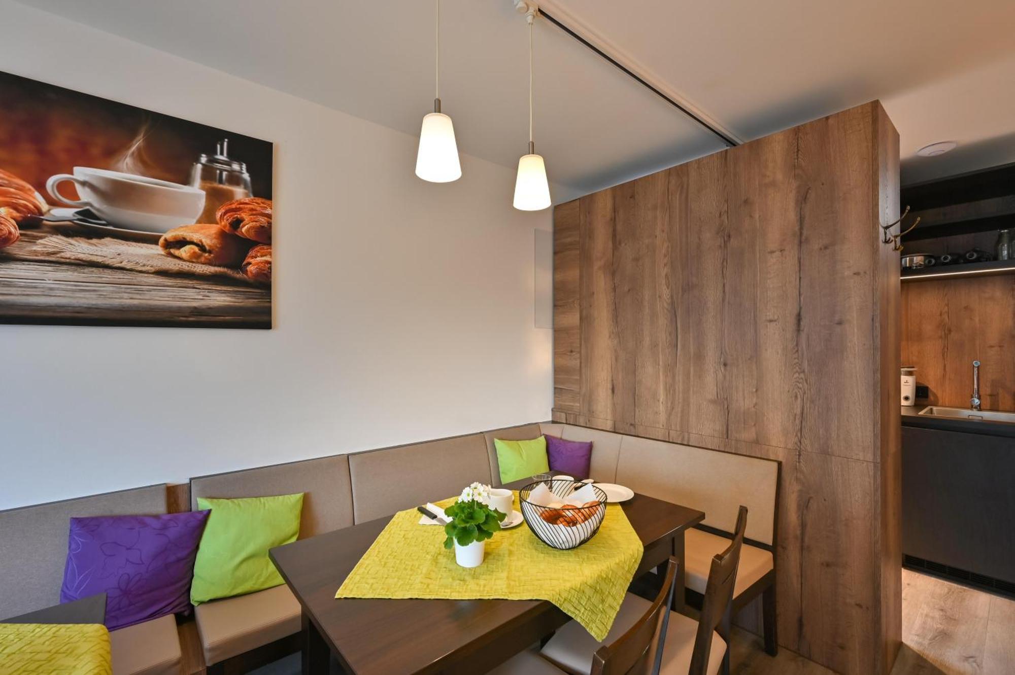 Hotel Gaestehaus Stock Zimmer Trueffeleckle FDH المظهر الخارجي الصورة
